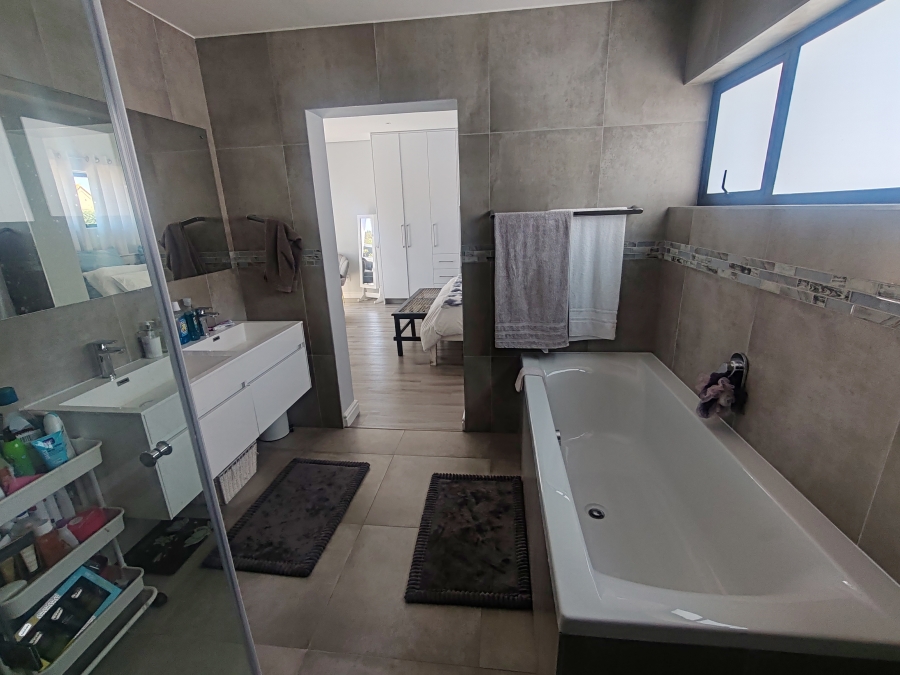 4 Bedroom Property for Sale in Langebaan Country Estate Western Cape